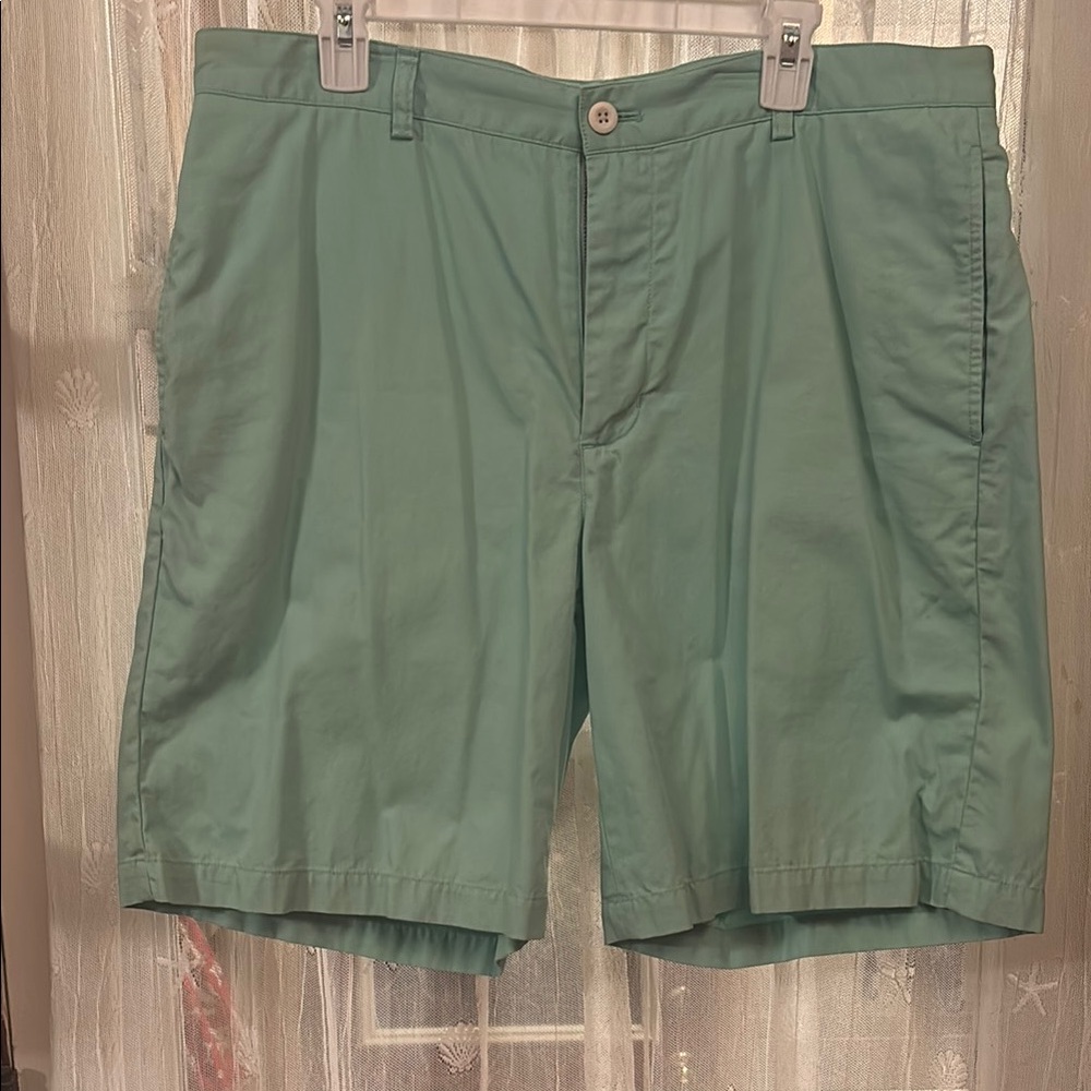 Vineyard Vines Green Flat Front Shorts